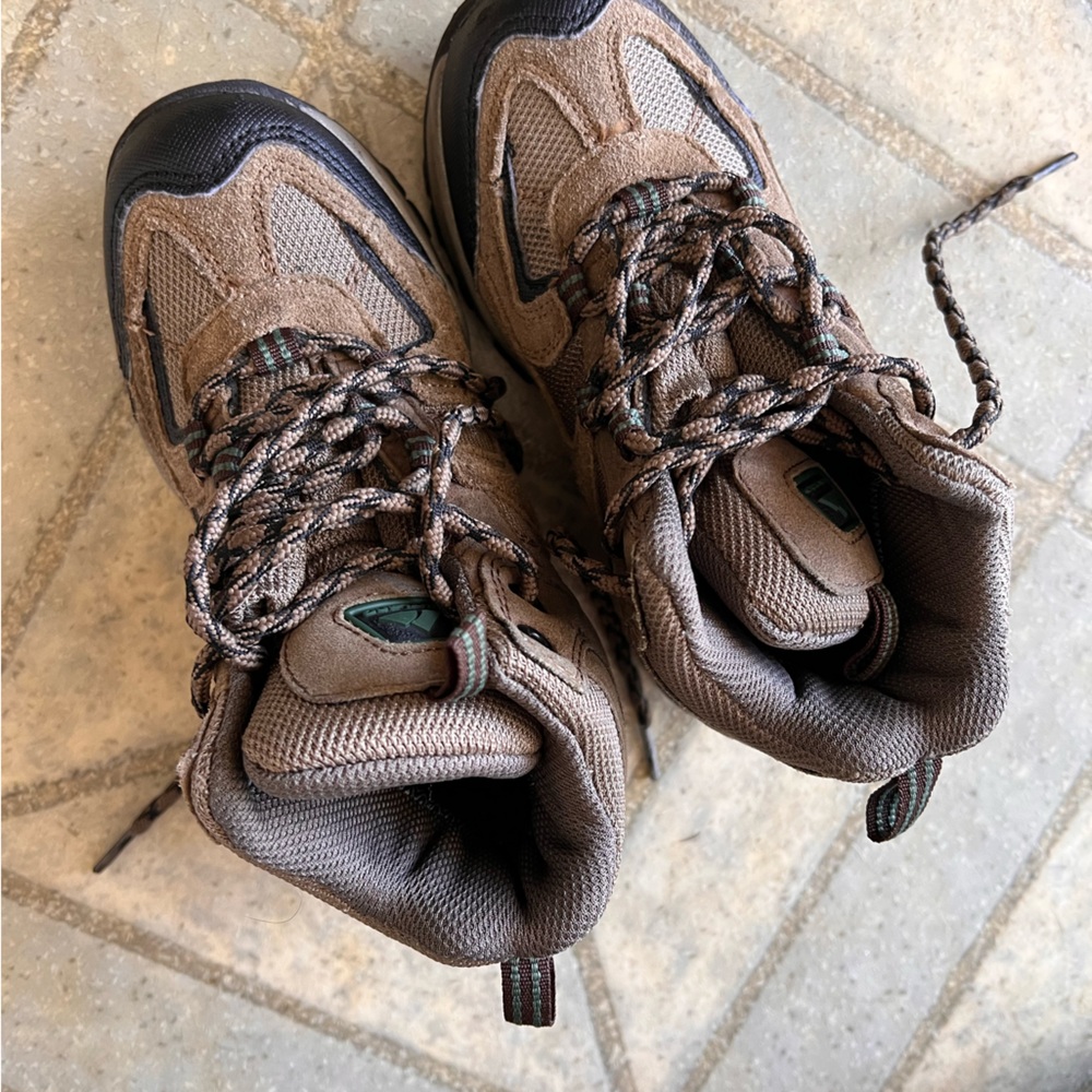 Boys hiking boots